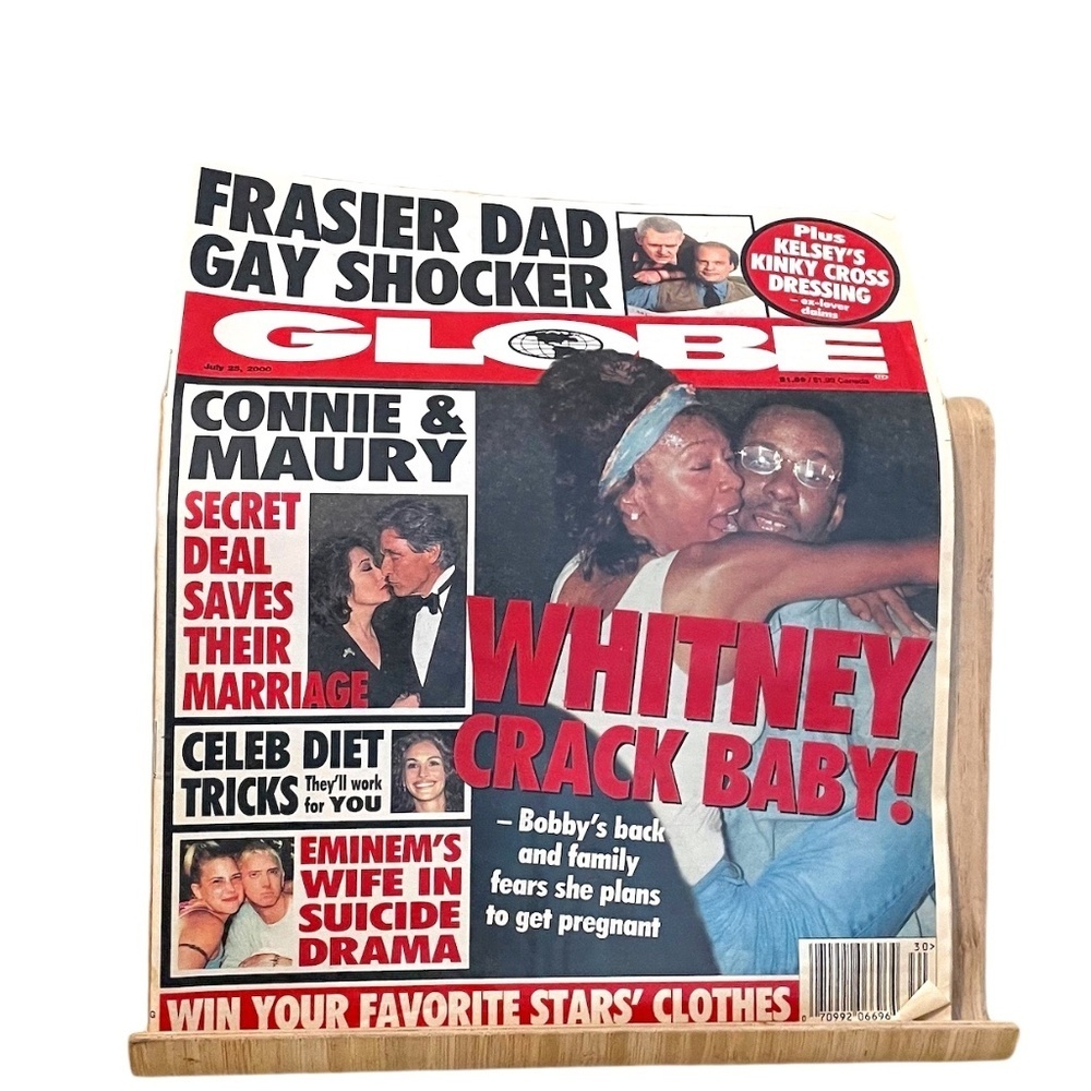 Globe Magazine JULY 25, 2000 WHITNEY‎ AND BOBBY
